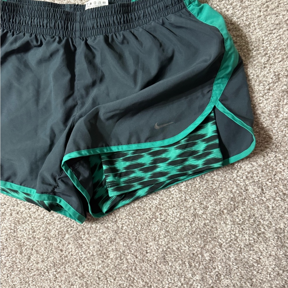 Nike Dri-FIT Black/Gray  & Green/Teal Running Shorts Built-In Biker Liner Size L